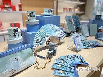 上海浦东机场推出首家自营文创店